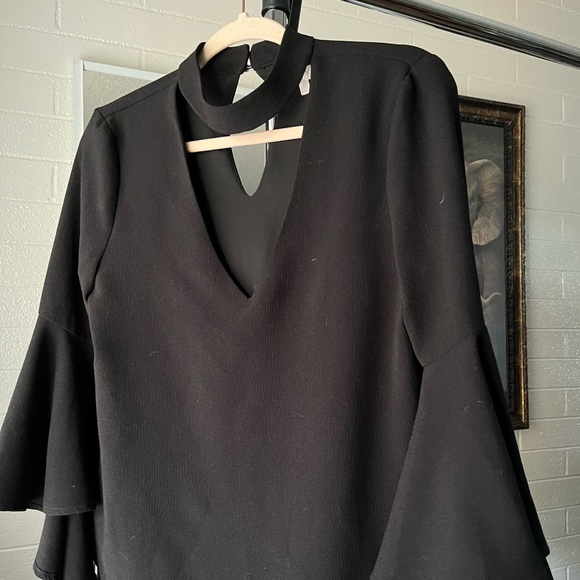 Black blouse size small bell sleeves - Picture 2 of 3